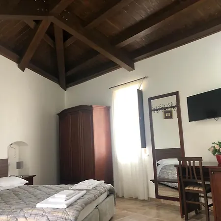 Foresteria Del Borgo Antico Konukevi
